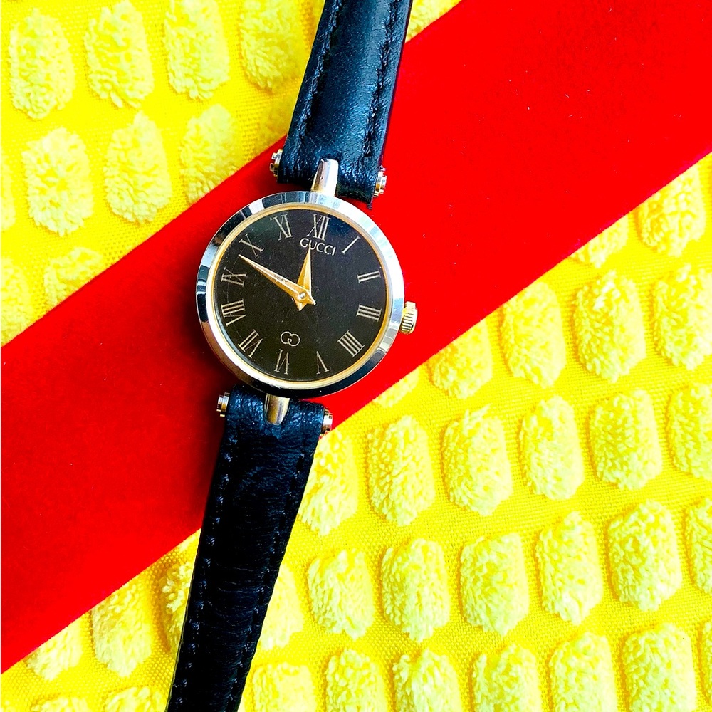Authentic GUCCI Womens Ladies Black Gold Watch